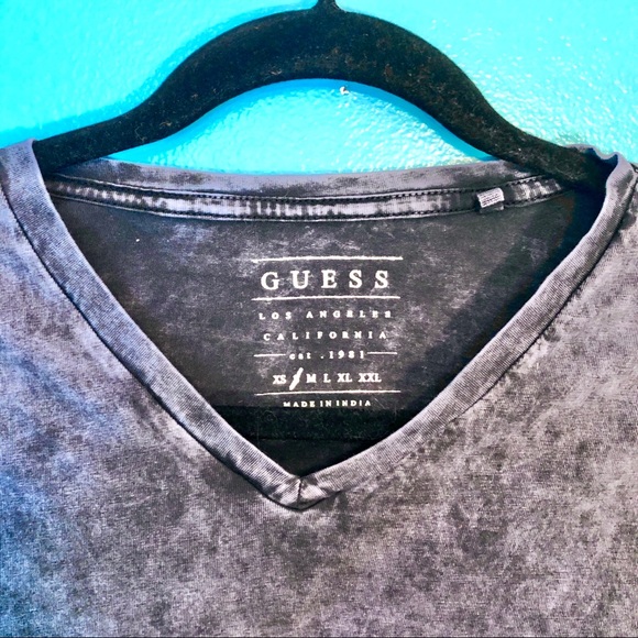 Guess Men’s Acid Wash V-Neck T-Shirt - Picture 4 of 8